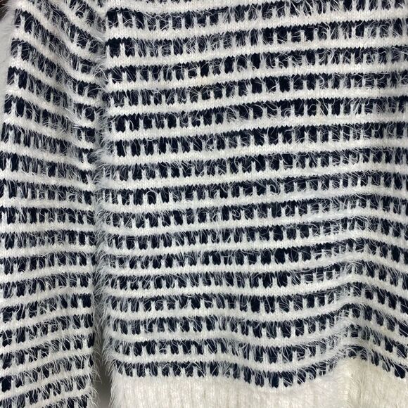 J.O.A | Striped Fuzzy Sweater L375 - Picture 6 of 7